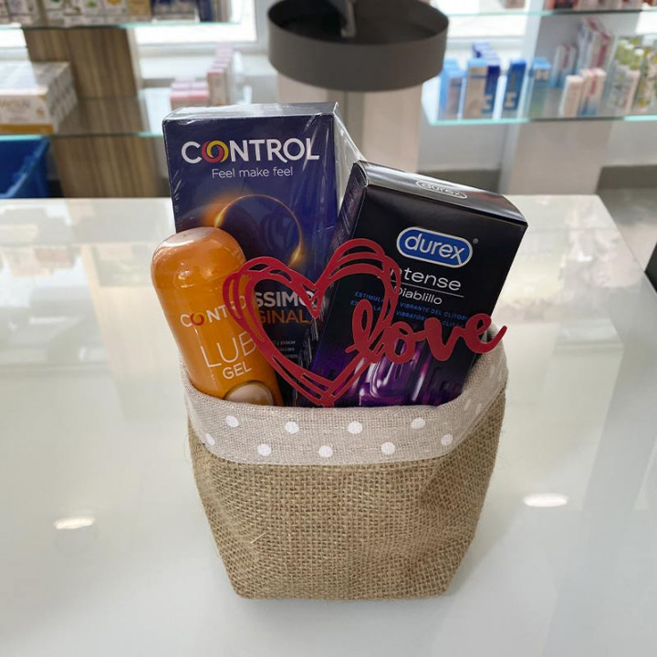 Cesta de San Valentín Preservativos, Lubricante y Estimulador de Clítoris.